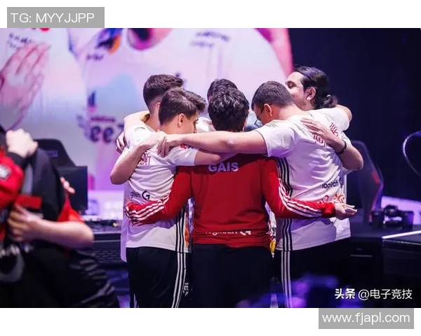 电竞比分赛后复盘WE与FPX的战术灵活性与团队协作分析